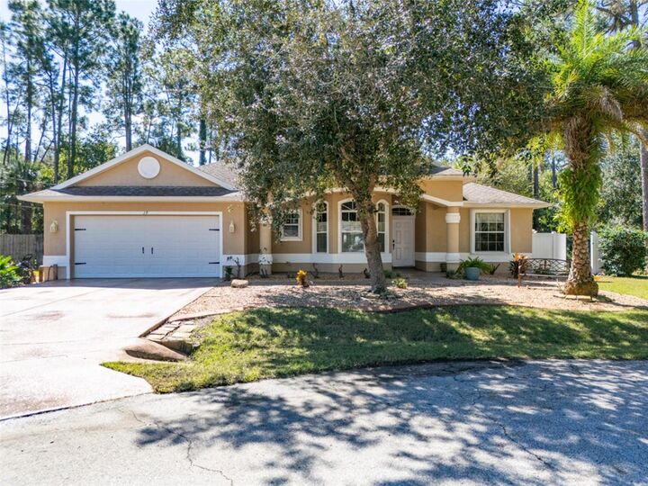 Property Photo:  19 Seckel Court  FL 32137 