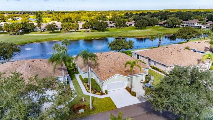 Property Photo:  1229 Huntington Greens Drive 12  FL 33573 