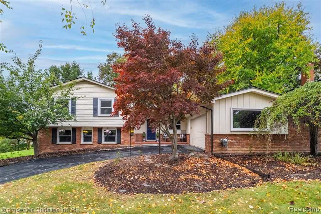 Property Photo:  29967 Ravenscroft Street  MI 48331 2130 