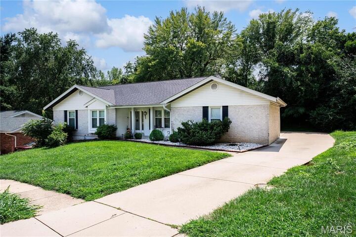 Property Photo: 14338 Millbriar Circle MO 63017