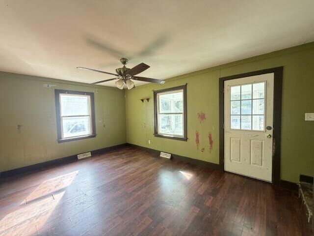 Property Photo:  547 Seymour Avenue  MI 49202 