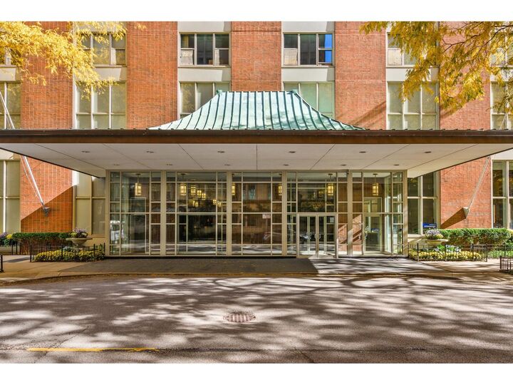 Property Photo:  1325 N State Parkway 4B  IL 60610 