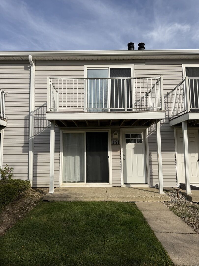 Property Photo:  351 Meadow Green Lane 351  IL 60073 