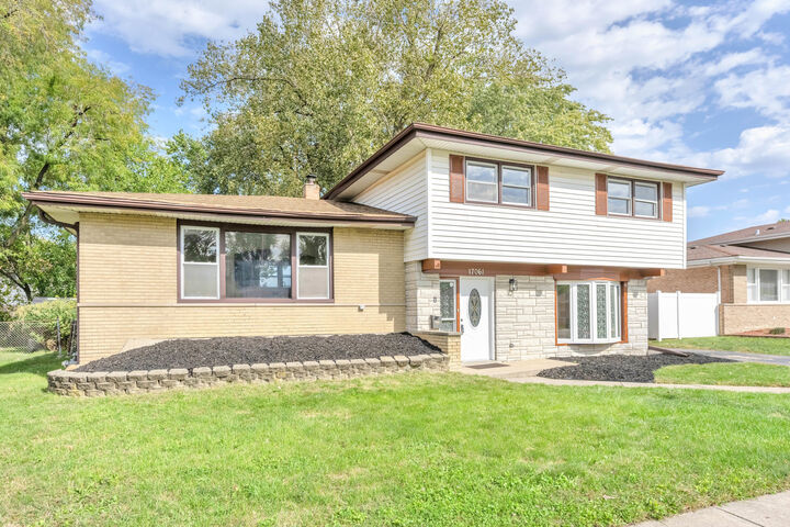 Property Photo:  17061 Evans Drive  IL 60473 