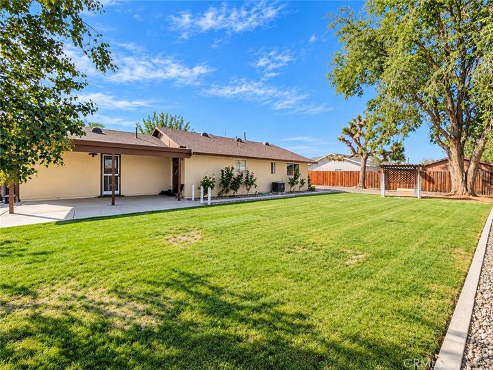 Property Photo:  21360 Minodoka Road  CA 92308 