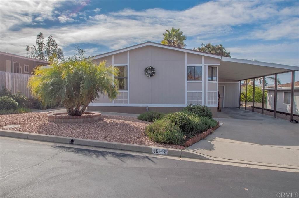 Property Photo: 1635 Toyon Gln CA 92026