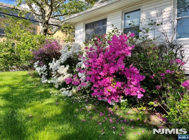Property Photo:  263 Palisade Avenue  NJ 07603 