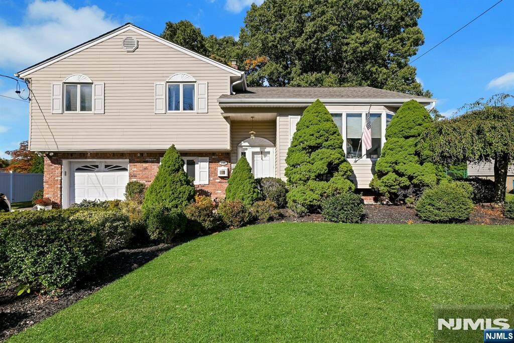 Property Photo:  106 Pascack Avenue  NJ 07630 
