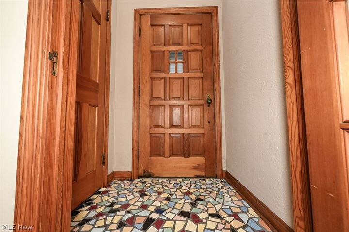 Property Photo:  19251 Naumann Avenue  OH 44119 