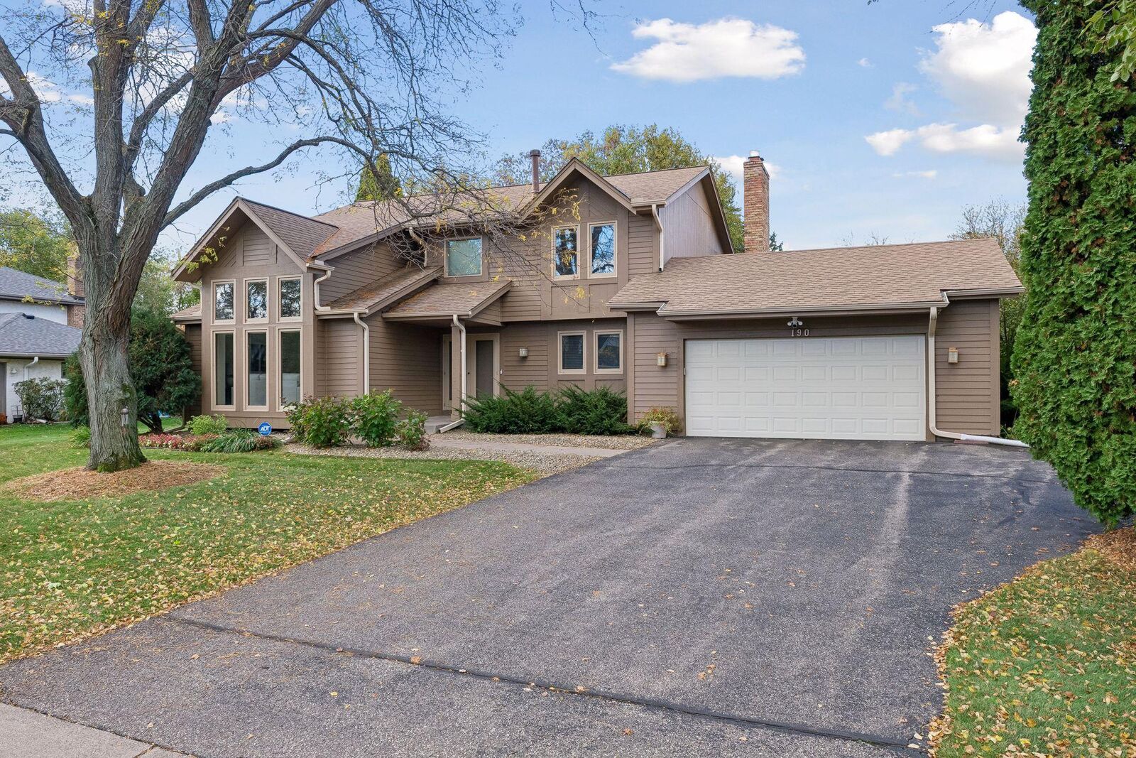Property Photo:  190 Nevada Avenue S  MN 55426 