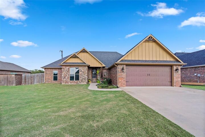 Property Photo:  330 Koby Circle  TX 75482 