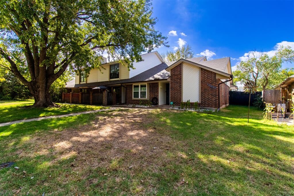 Property Photo: 14007 Fairhill Avenue OK 73013