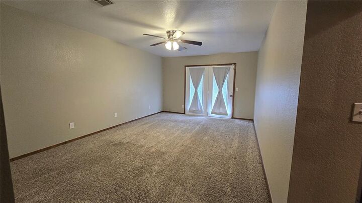 Property Photo: 4400 Hemingway Drive 256 OK 73118