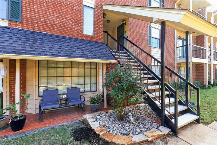 Property Photo: 4400 Hemingway Drive 256 OK 73118