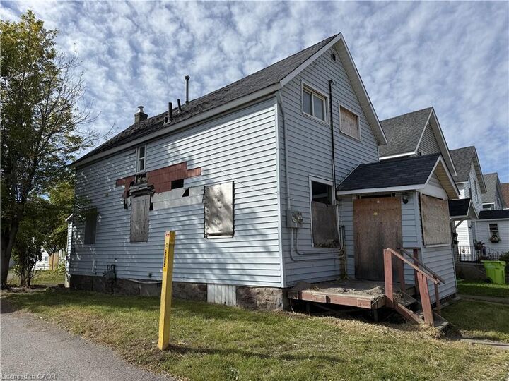 Property Photo:  21 Cathcart Street  ON P6A 1C9 