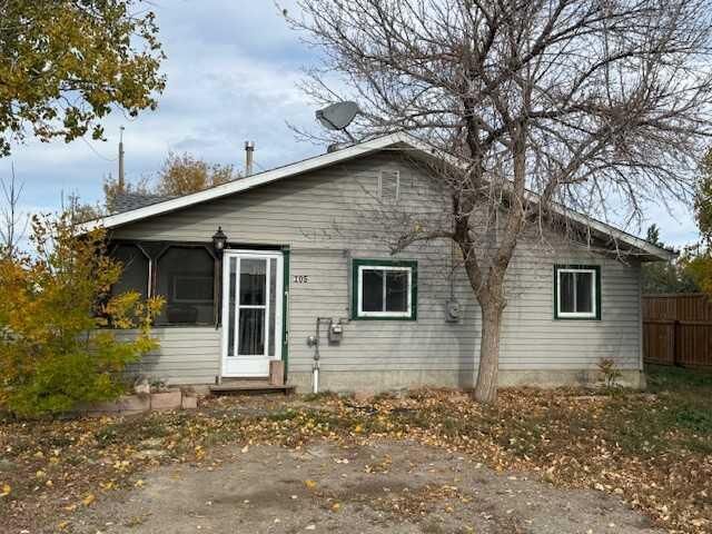 Property Photo:  105 Farrar Street  AB T0K 0V0 