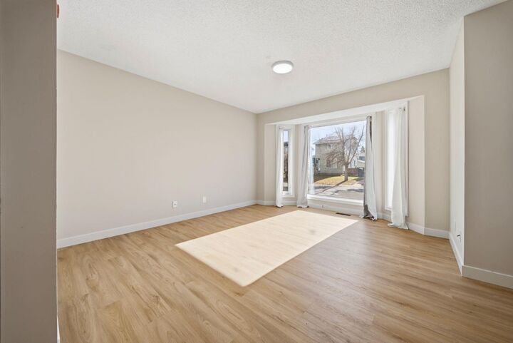Property Photo:  36 Taradale Close NE  AB T3J 3E5 