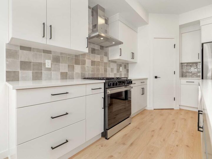 Property Photo:  4325 25 Avenue S  AB T1K 8K2 