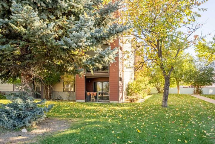 Property Photo:  3440 23 Avenue S 18  AB T1K 4K4 