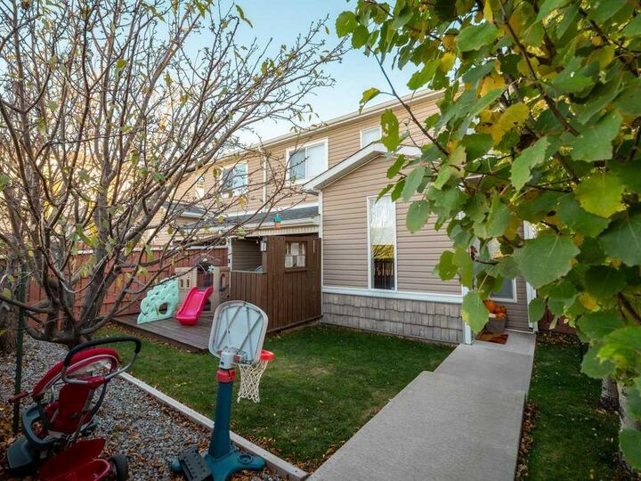 Property Photo:  3918 Sundance Road 4  AB T0L 0V2 
