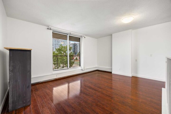 Property Photo:  4944 Dalton Drive NW 413  AB T3A 2E6 