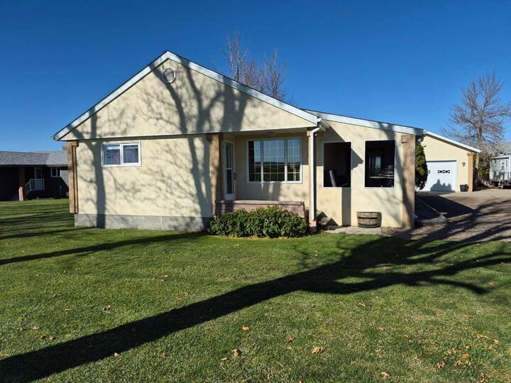 Property Photo:  174026 Township Road 94  AB T0K 0B0 