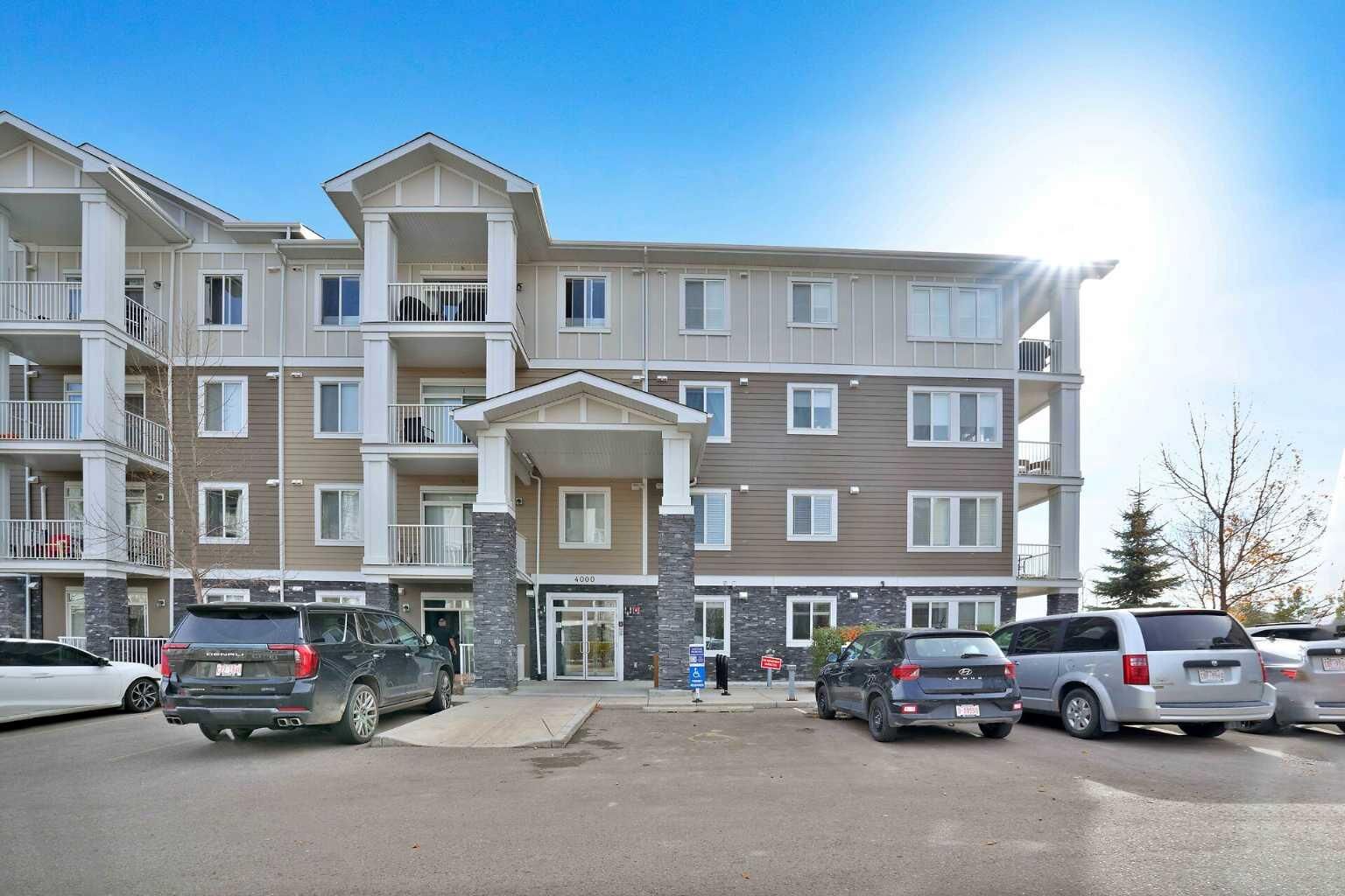 Property Photo:  522 Cranford Drive SE 4113  AB T3M 2L7 