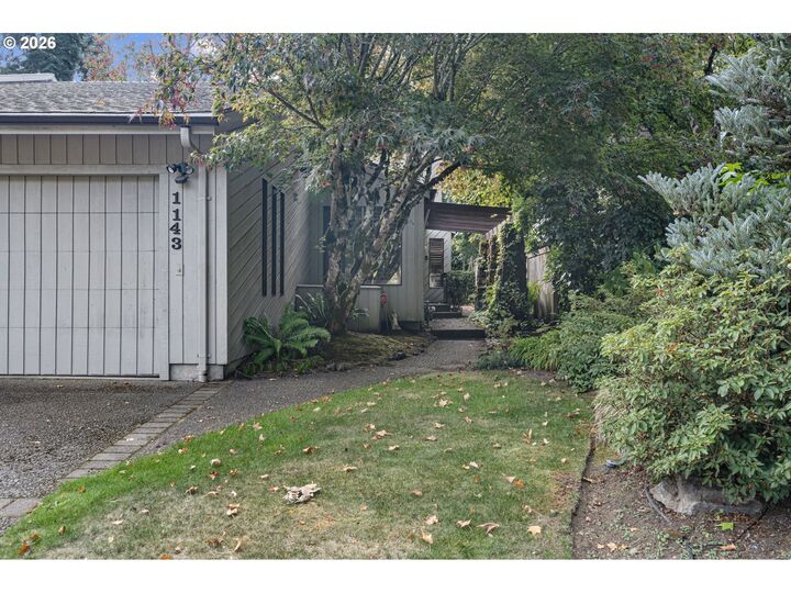 Property Photo:  1143 Cayuse Cir SE  OR 97306 