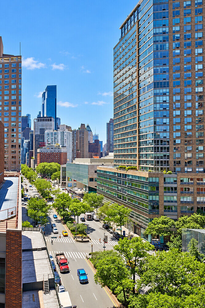 Property Photo:  2000 Broadway 5G  NY 10023 