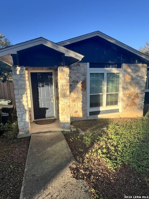 Property Photo: 1009 Dartmouth St Apt A TX 78666