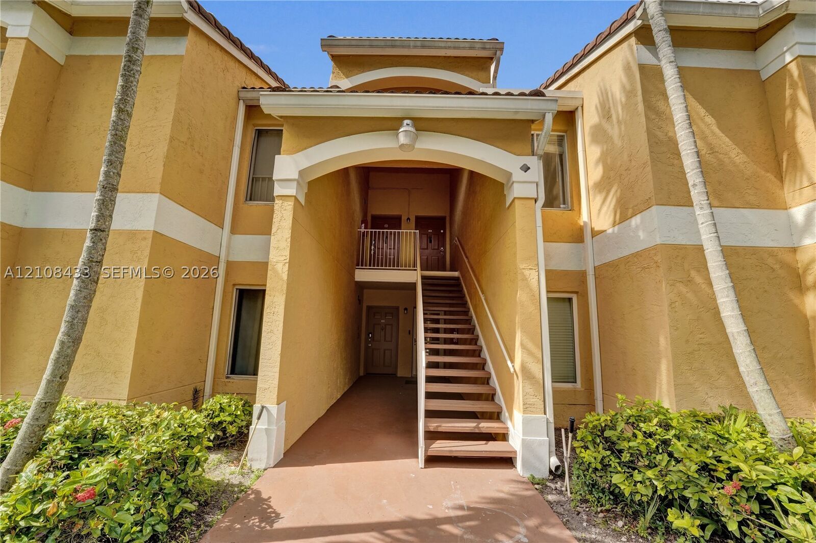 Property Photo: 2300 NW 33rd St 911 FL 33309