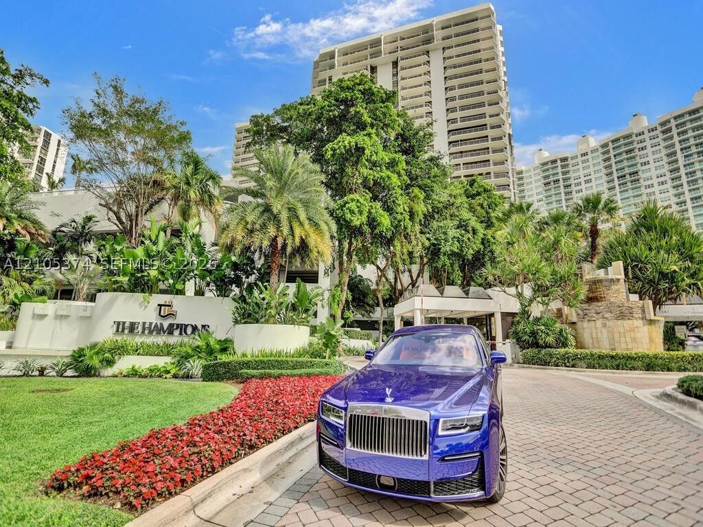 Property Photo: 20281 E Country Club Dr 2409 FL 33180