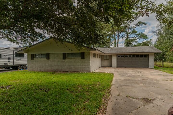 Property Photo: 121 Glynn St. TX 77611