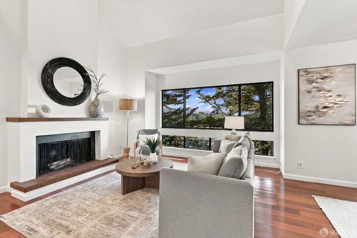 Property Photo:  352 Innisfree Drive  CA 94015 
