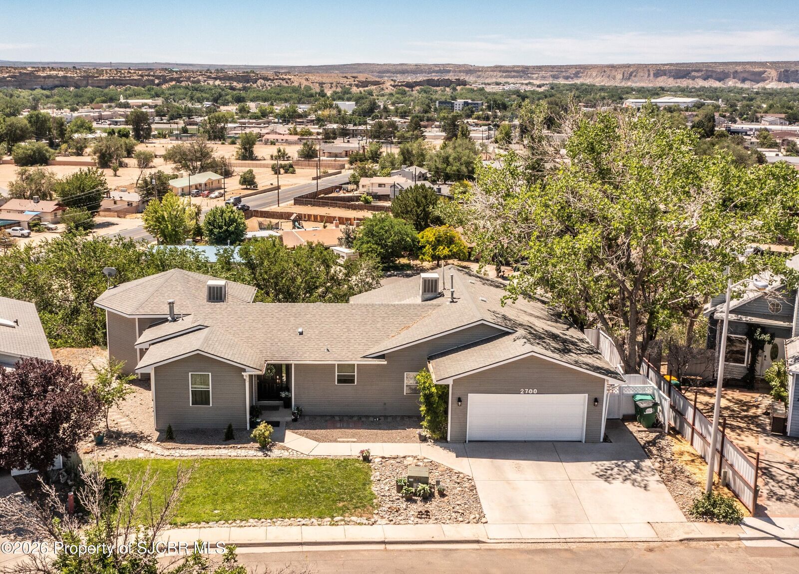 Property Photo:  2700 Eastridge Court  NM 87401 