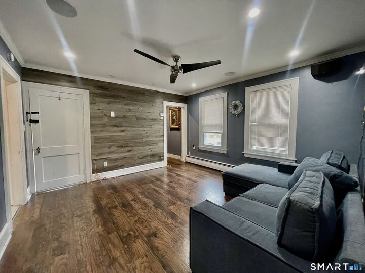 Property Photo:  304 Queen Street 2nd  CT 06010 