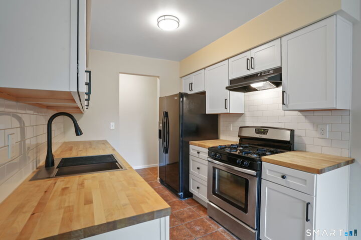 Property Photo: 2955 Madison Avenue 44 CT 06606