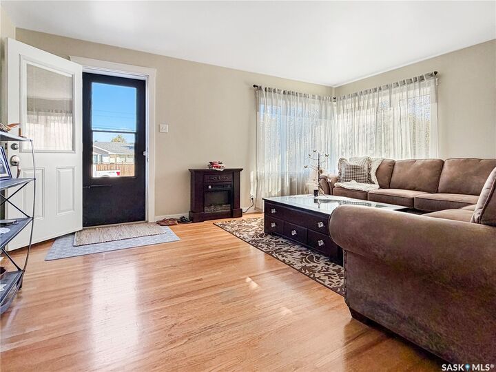 Property Photo:  720 6th Avenue NE  SK S9H 2M8 