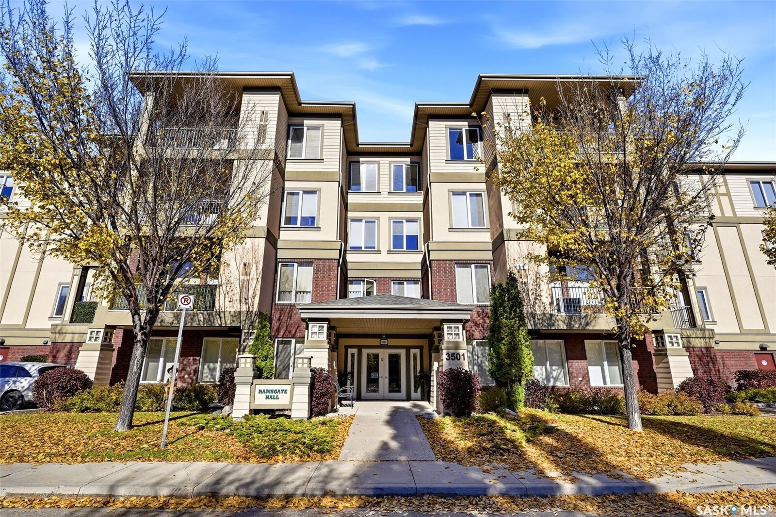 Property Photo: 3501 Evans Court 412 SK S4S 0A9