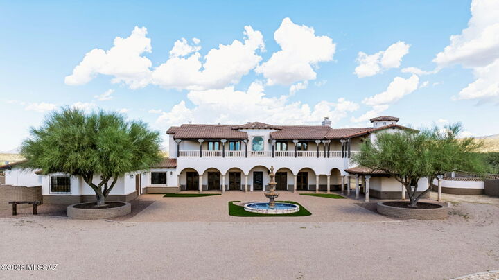 Property Photo:  31 Oeste Padre Corte  AZ 85621 