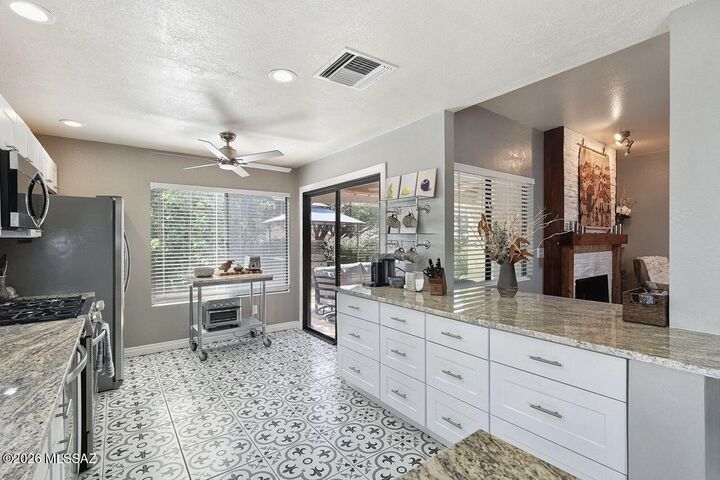 Property Photo: 651 W Kidd Place AZ 85737