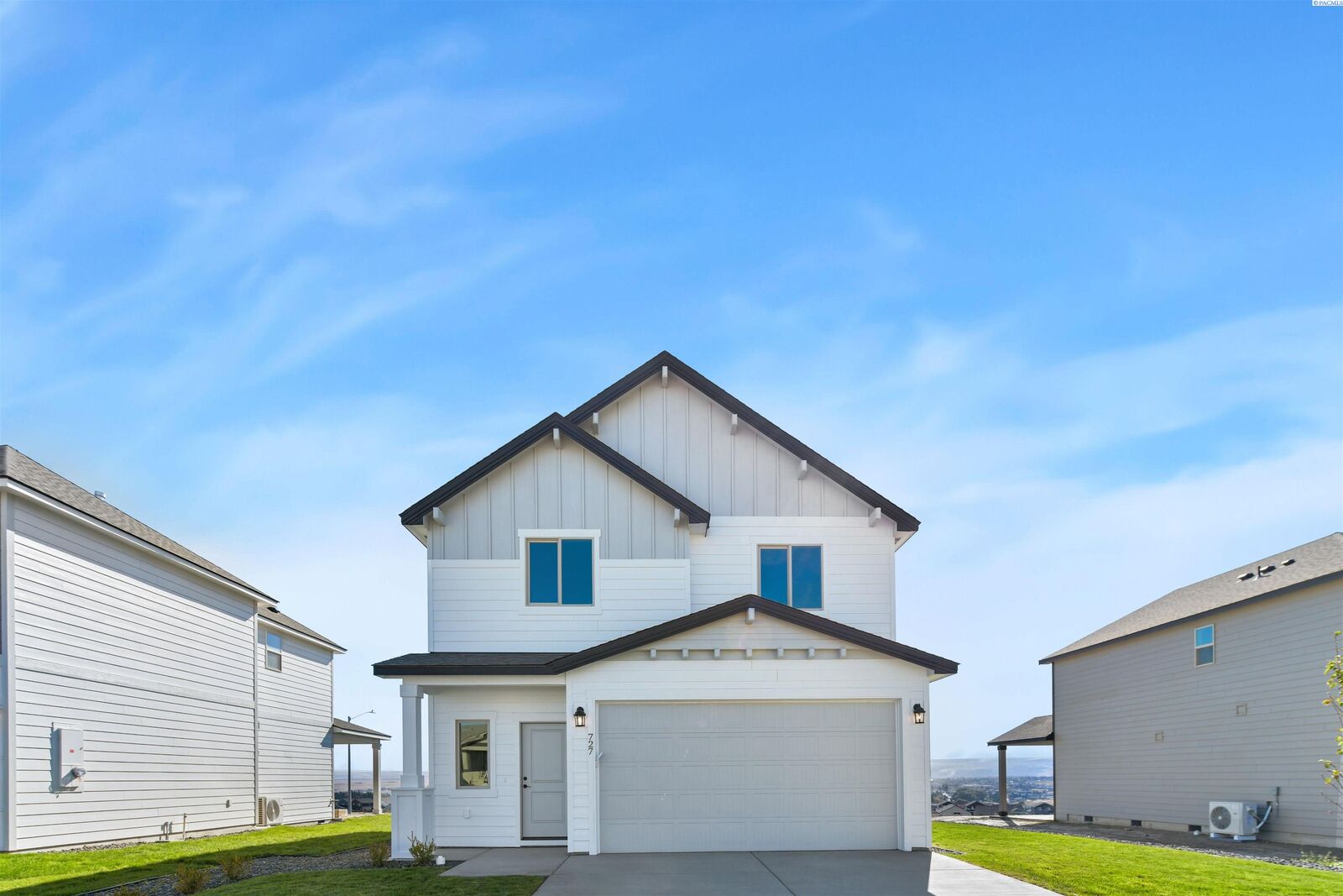 Property Photo:  727 Honeylicious St.  WA 99352 