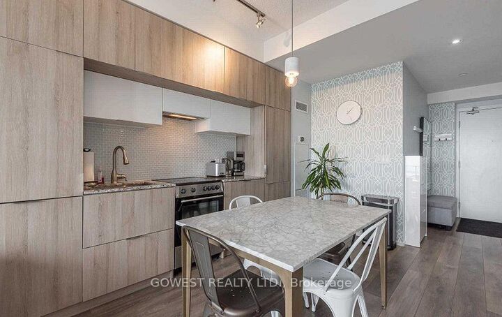 Property Photo:  159 Dundas Street E 3603  ON M5B 1E4 
