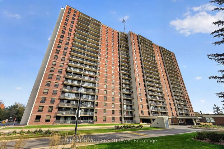 Property Photo:  665 Bathgate Drive 301  ON K1K 3Y4 
