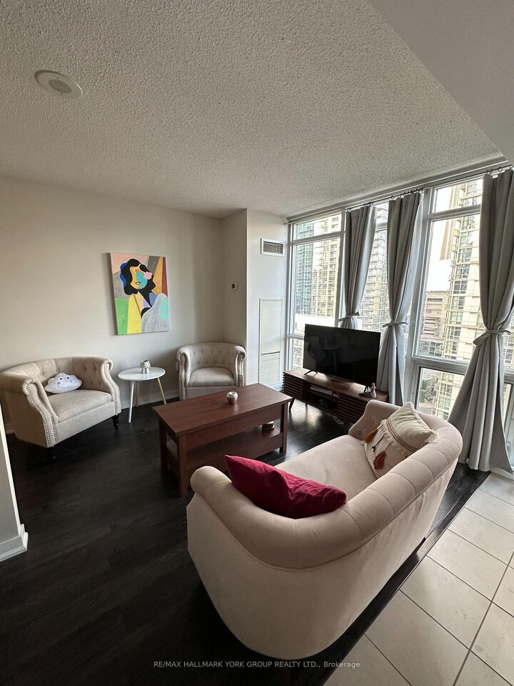 Property Photo:  11 Brunel Court 1709  ON M5V 3Y3 