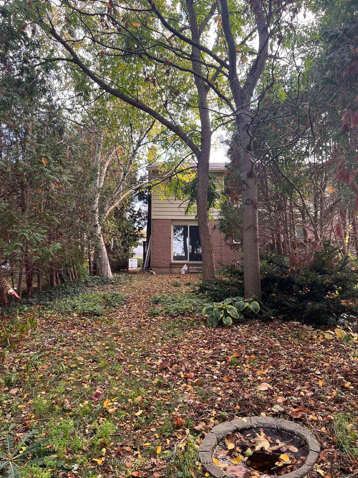 Photo de la propriété:  1796 Attawandaron Road  ON N6G 3N1 