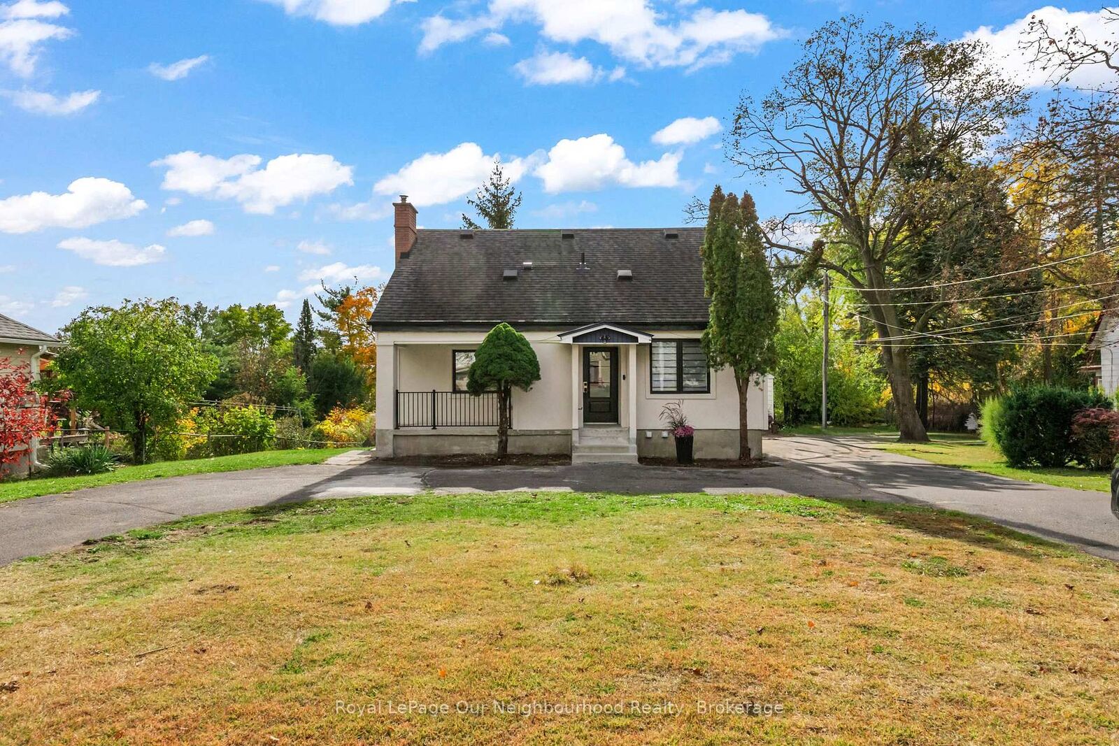 Property Photo:  513 Parkhill Road W C  ON K9H 3J4 