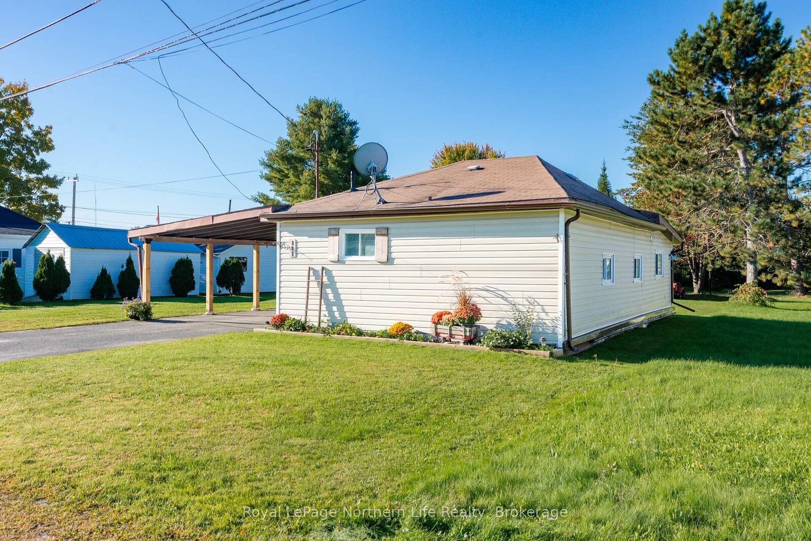 Property Photo:  197 Montreal Street  ON P2B 3H4 