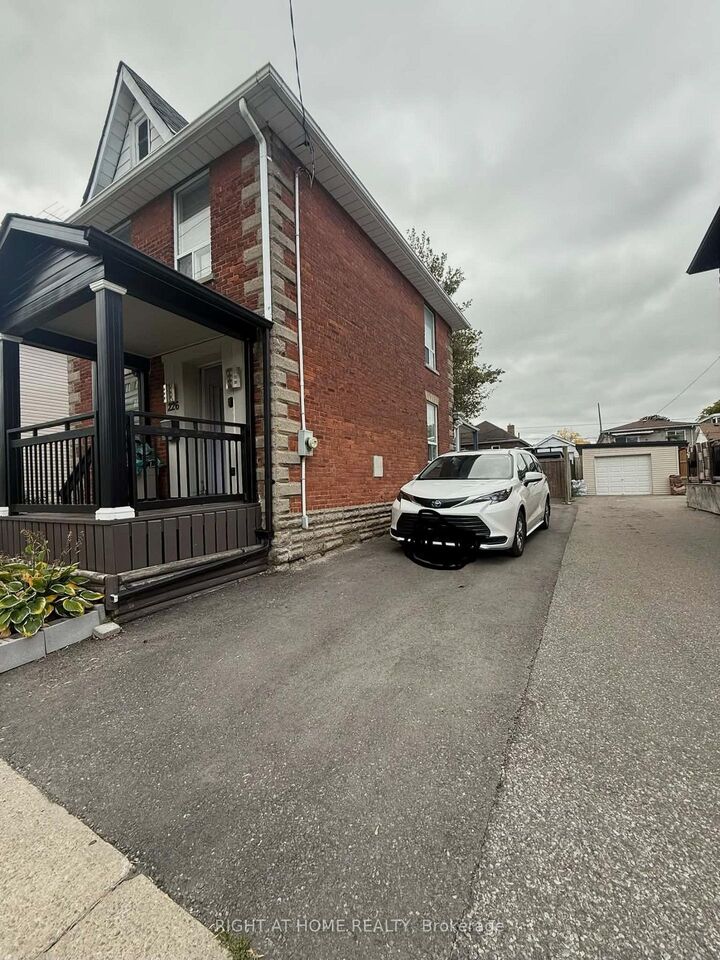 Property Photo:  226 Albert Street  ON L1H 4R5 