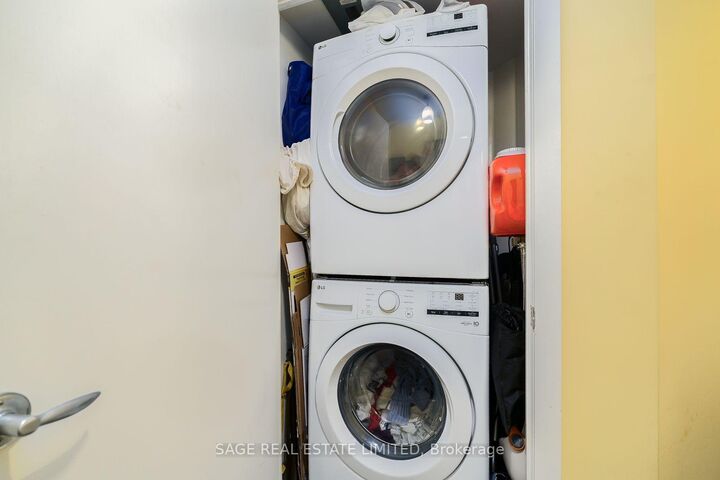 Property Photo:  208 Queens Quay W 1705  ON M5J 2Y5 